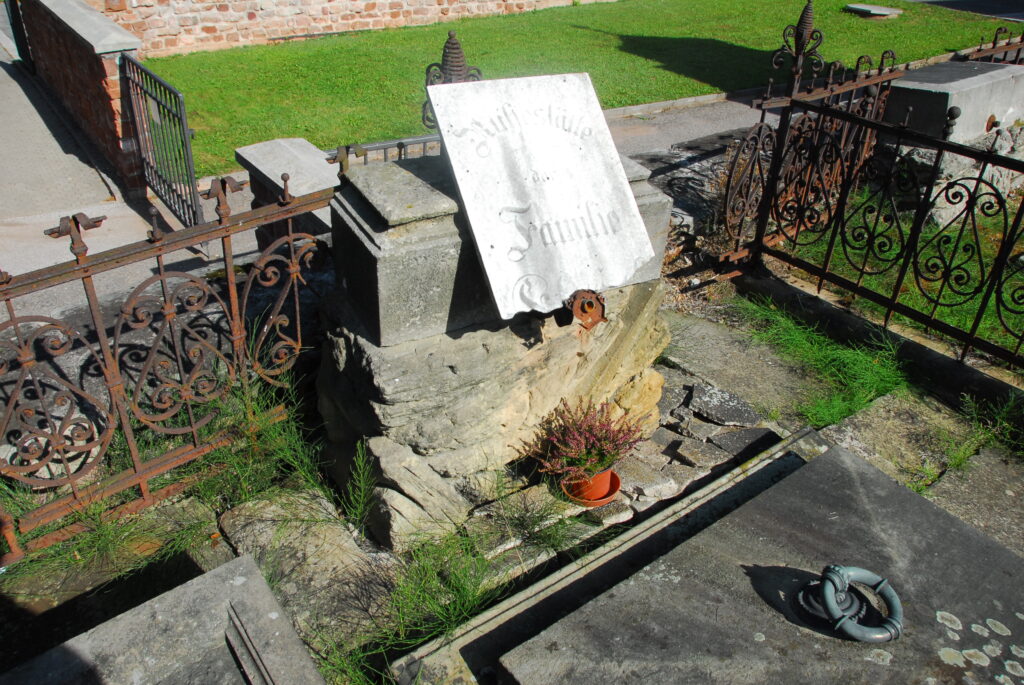 Hrob rodiny Etrichových v Trutnově - původní stav