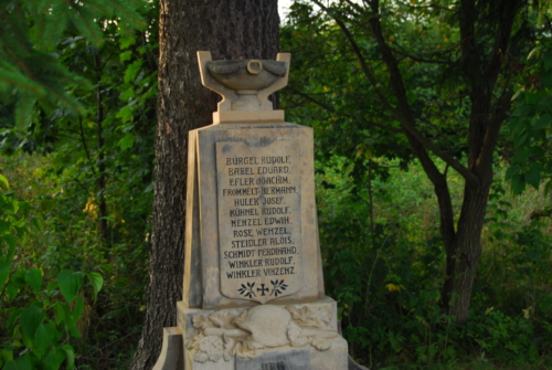 Pomník obětem I. světové války - restaurování textu - po dokončení